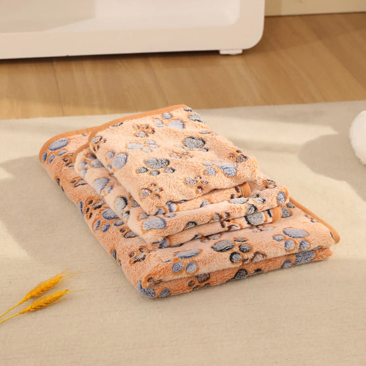 High Quality Soft Fluffy Pet Blanket Cute Dog Cat Paw Print Thick Coral Fleece Blankets Pet Mat Warm and Comfortable Thermal Pad